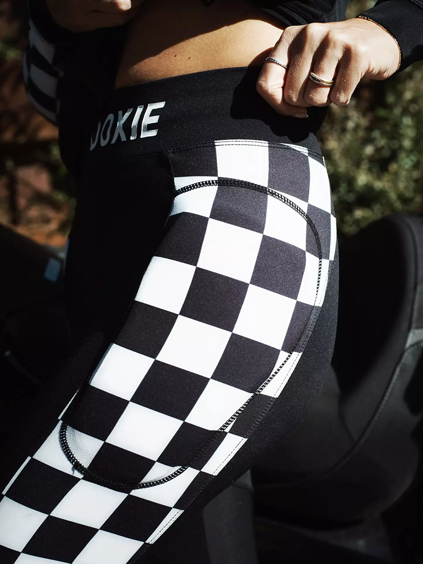 eudoxie-beth-legging-moto-femme-damier-homologu image 4